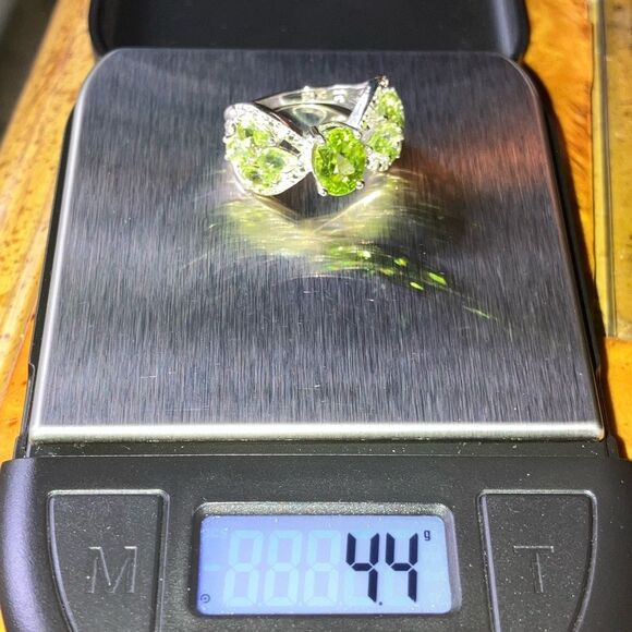 Natural Peridot White Diamond Sterling Silver Ring Size 6 - Picture 9 of 9